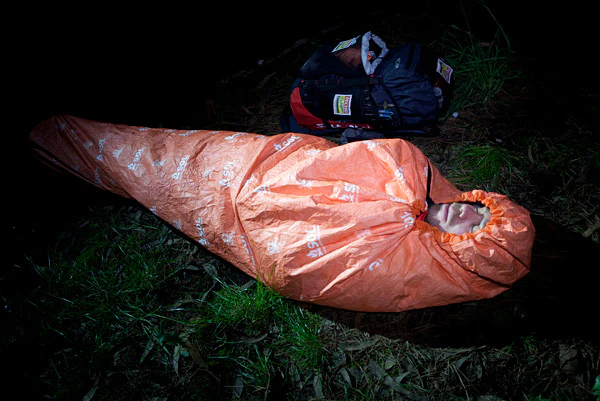 0140-1228SOLEscapeBivvyInUseOutsideSleeping-600x401-05d96dc_5000x.webp
