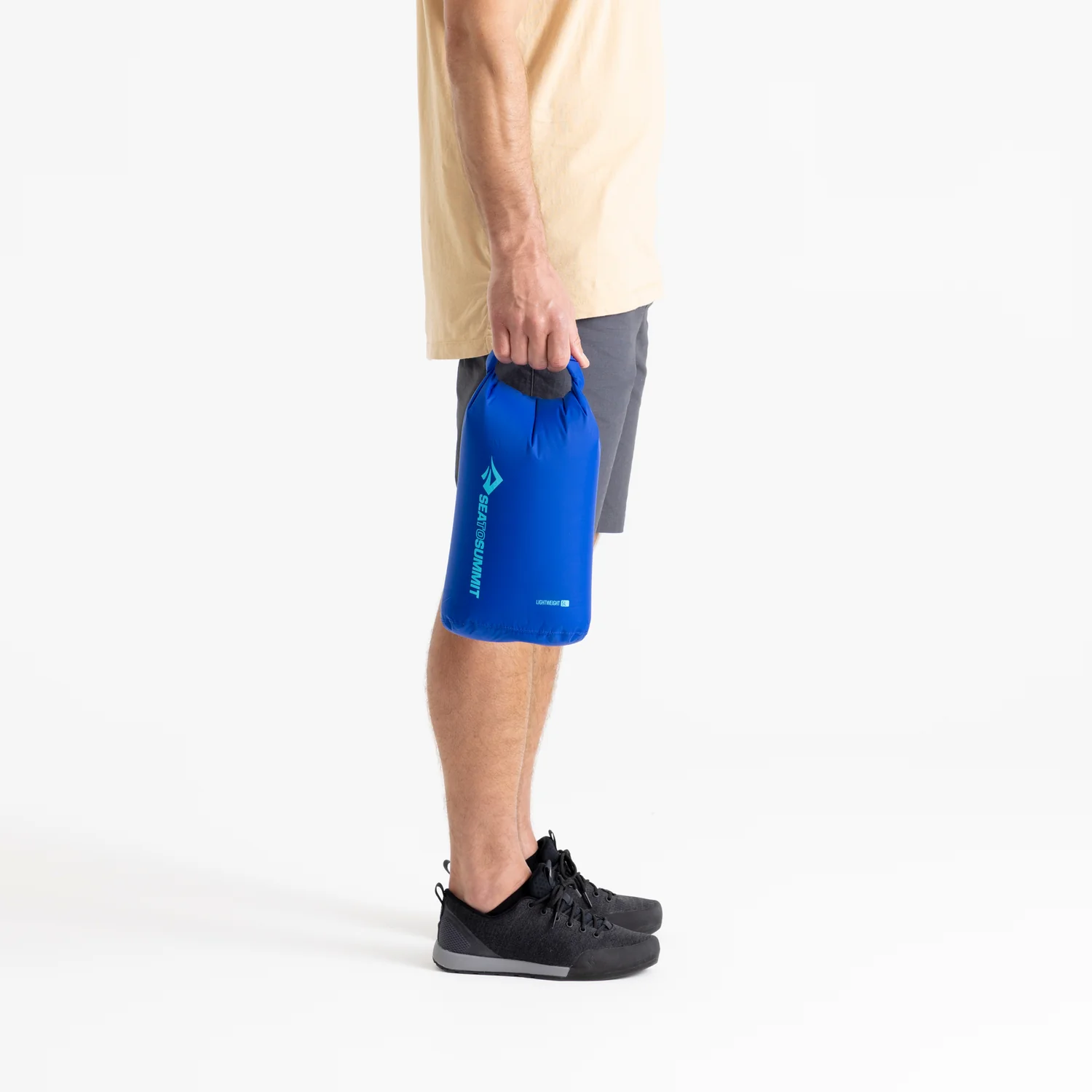 02_LightweightDryBag5LSurftheWebCarry