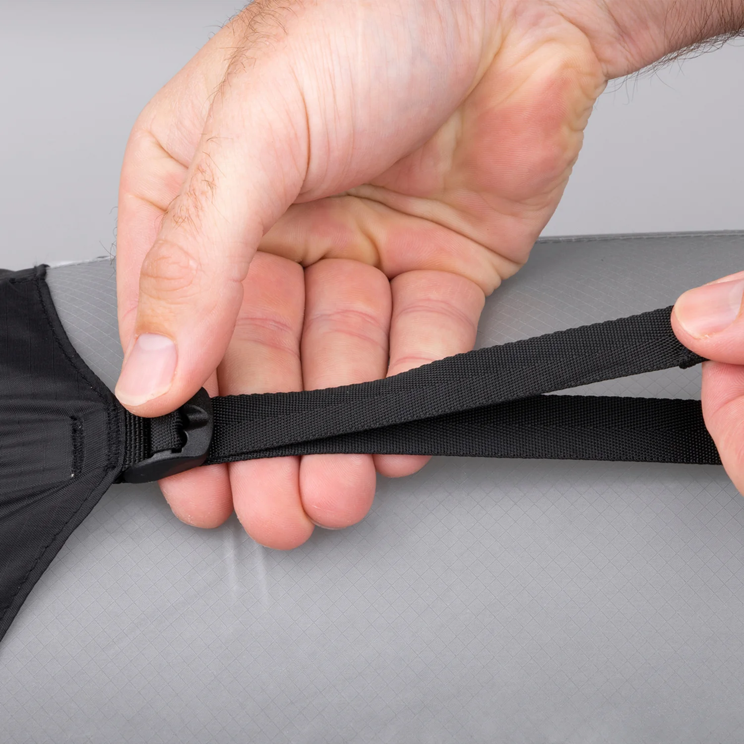 EvacCompressionDryBagUL_DetailCompressionStrap