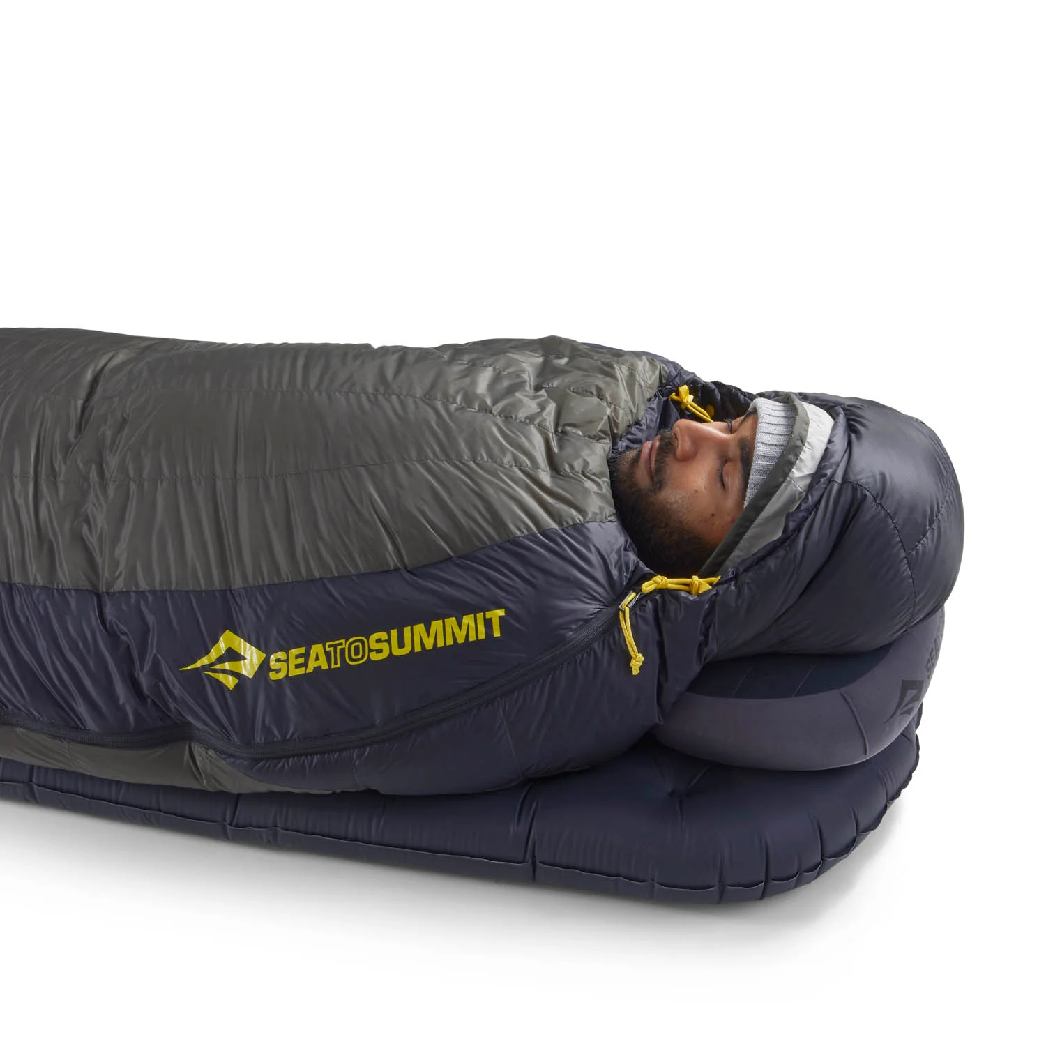 SparkProDownSleepingBag-1C-30FRegular_ASL041071-050103_MODEL_1_WBG