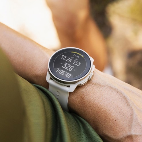 suunto-race-s-powder-grey-action-3-1280x1280px