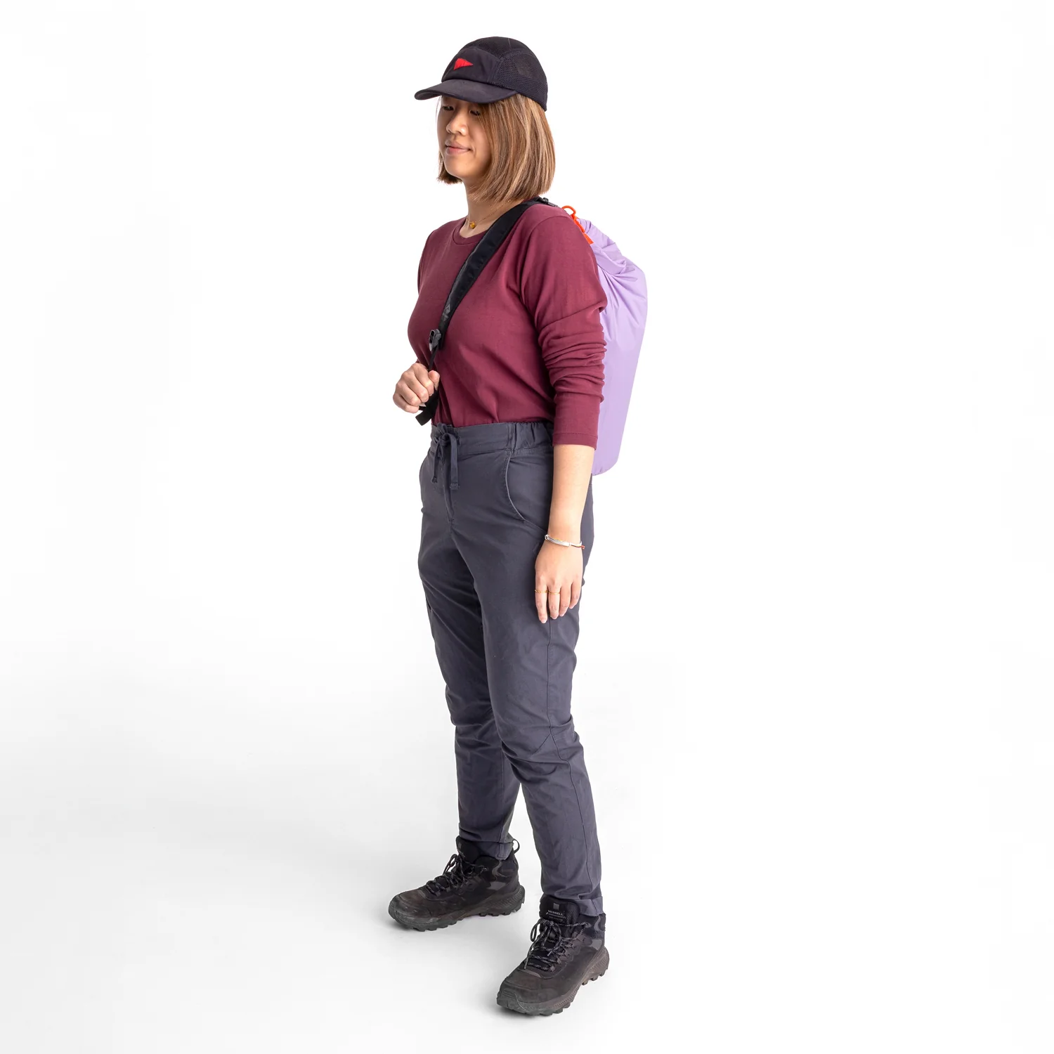 031440_LightweightDrybag13L_OrchidBloom_Model_2.webp