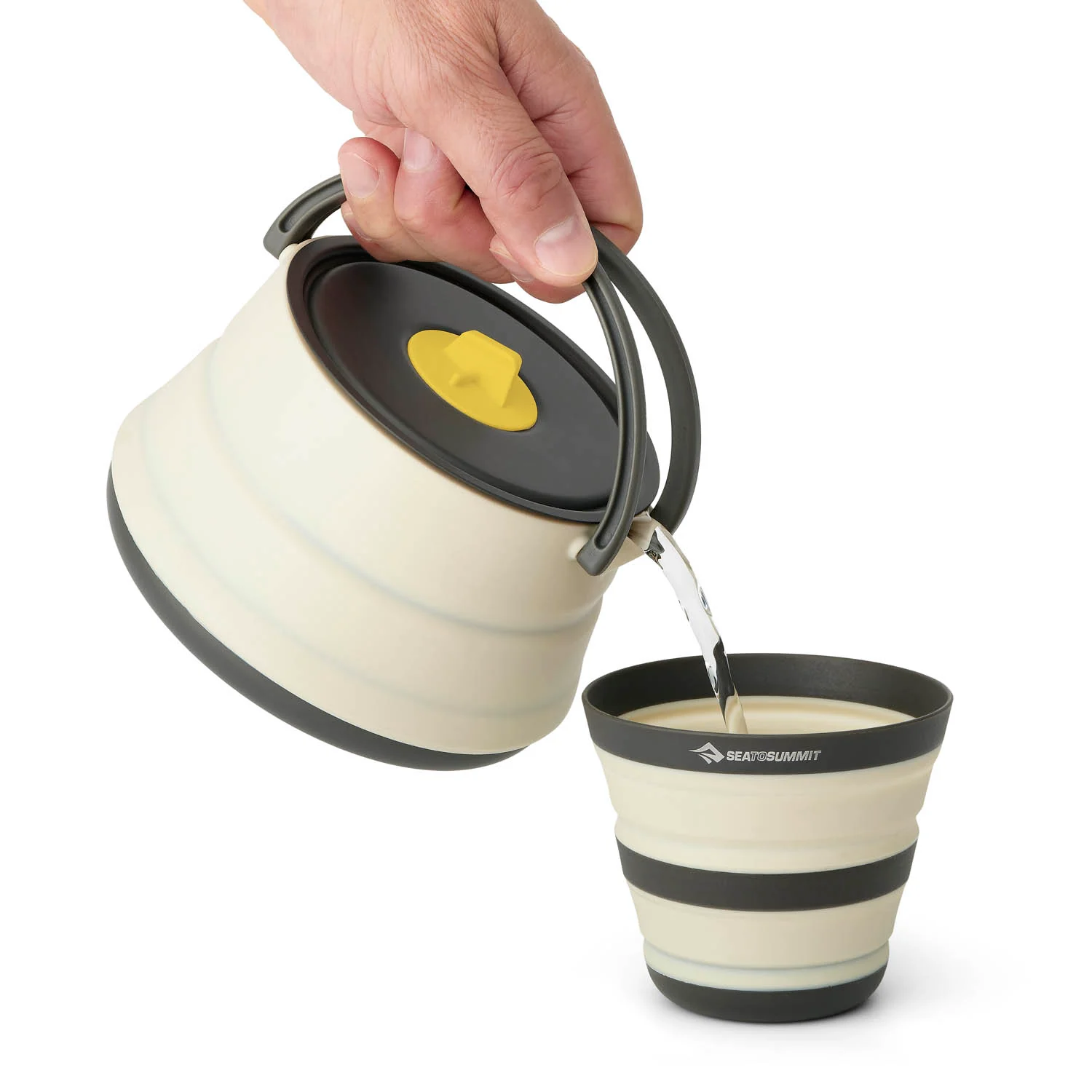 FrontierULCollapsibleKettle-1-1L_ACK025011-381001_MODEL_2_WBG.webp
